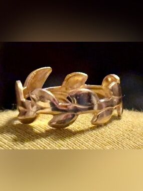 Gold plated Leaf Link Bracelet - size 7
